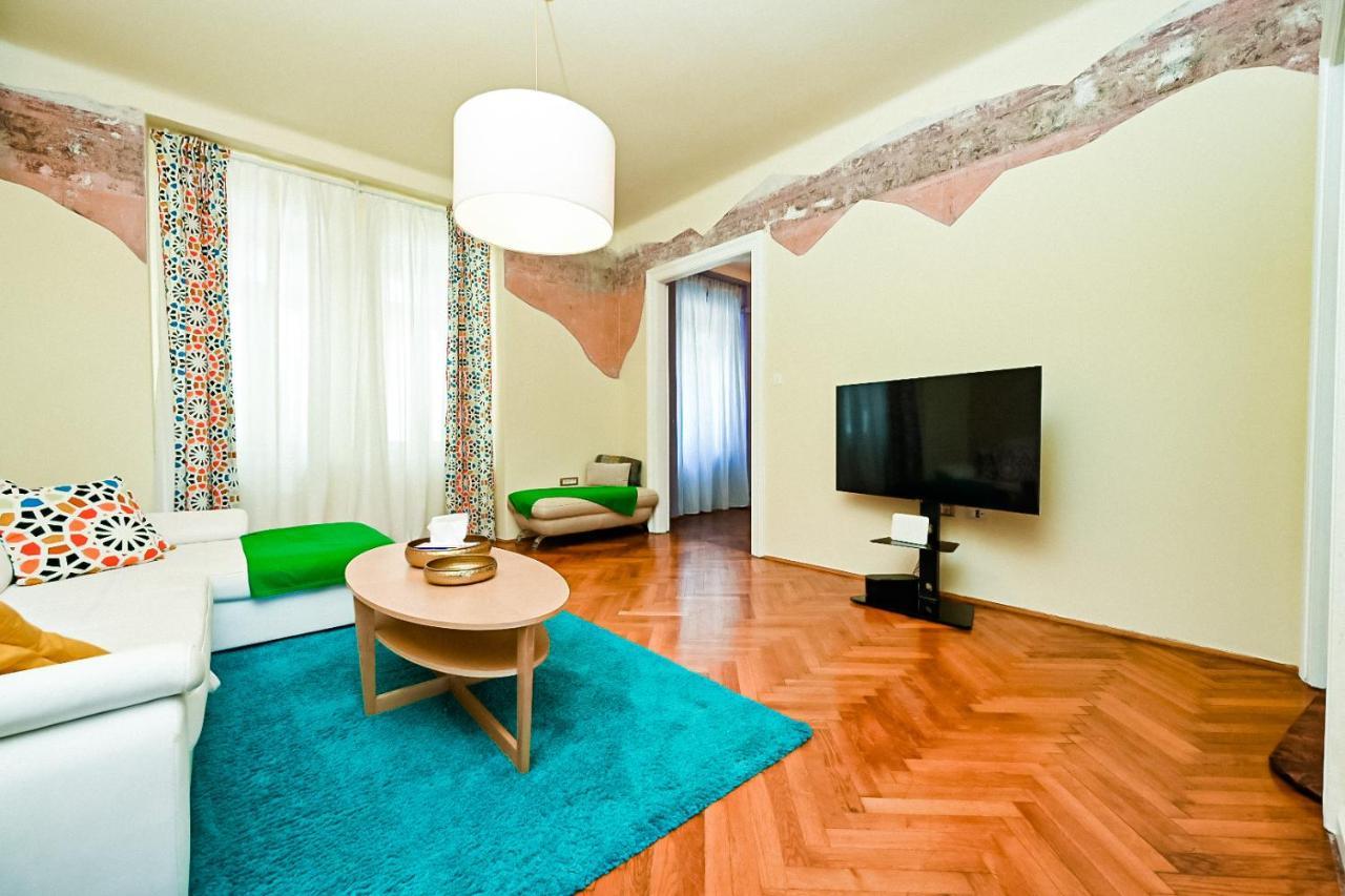 '2R' City Center Holidays And Workstays Rijeka Extérieur photo