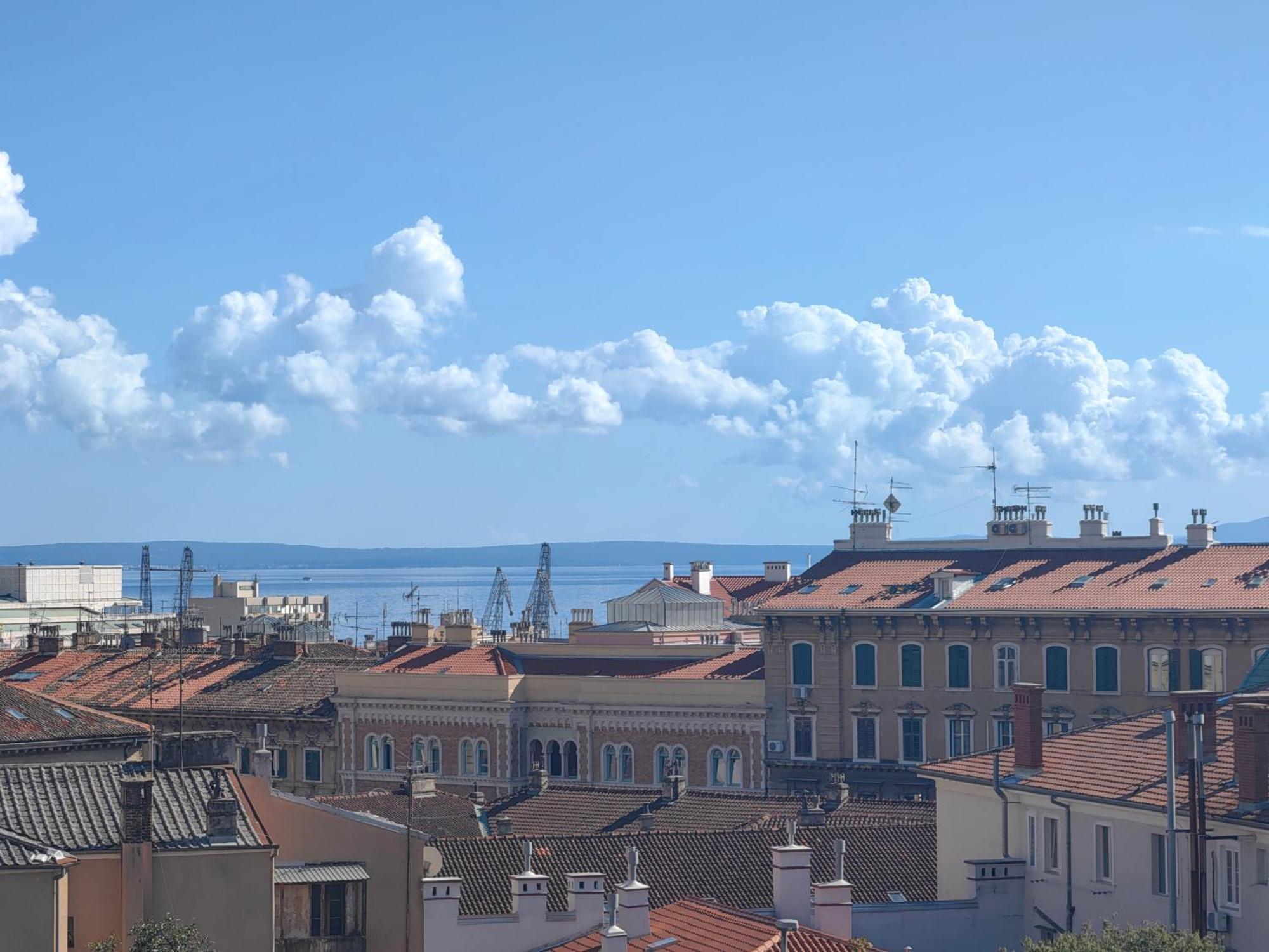 '2R' City Center Holidays And Workstays Rijeka Extérieur photo